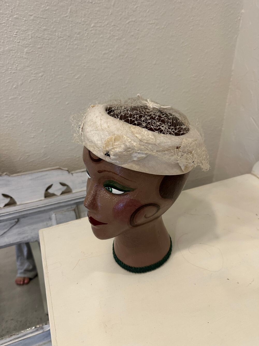 Vintage Ivory Netted Fascinator with Satin Band / Mid-Century Cocktail Headpiece